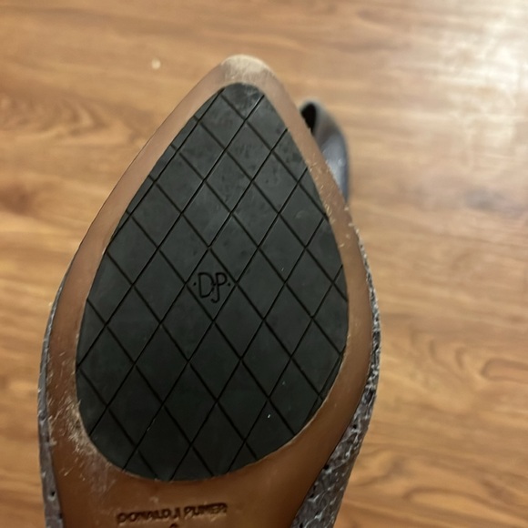 DONALD J PLINER Women's Ava Pointed Toe Metallic Loafers Silver Size 8M - Picture 10 of 12